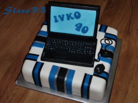Torta " Notebook - Cake Notebook" cesto: orechové plnka: parížsky krém čokoládový a karamelový váha: 3,5 kg